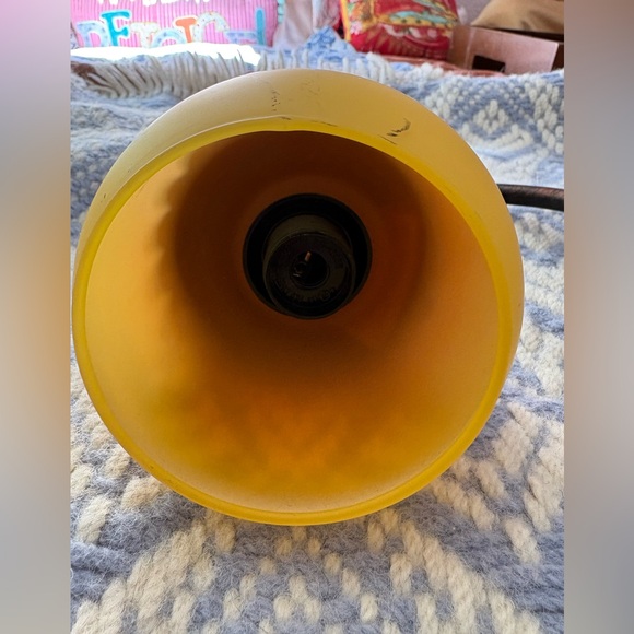 Rustic Squirrel Acorn Lamp with Yellow Glass Globe Shade Country Nature Acorns - Picture 9 of 12